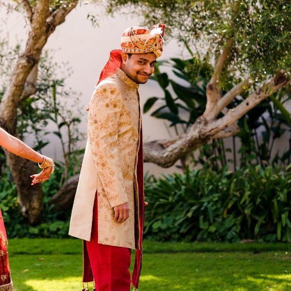 Men's Indian Wedding Red Gold Pagri Sherwani Dupatta Set Medium Pants Tunic - Picture 2 of 16